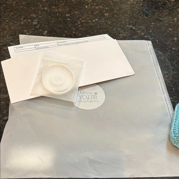 NWT Love Your Melon Sterling Monochrome Mega Pom Beanie Hat - Picture 7 of 9